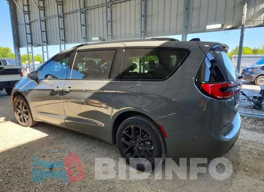 2C4RC3BG2PR523398 Photo# 2
