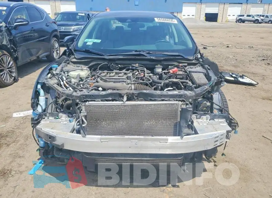 19XFC1F33KE012825 Photo# 5