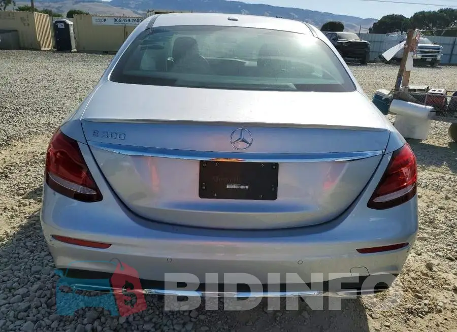 WDDZF4JB1KA500975 Photo# 6
