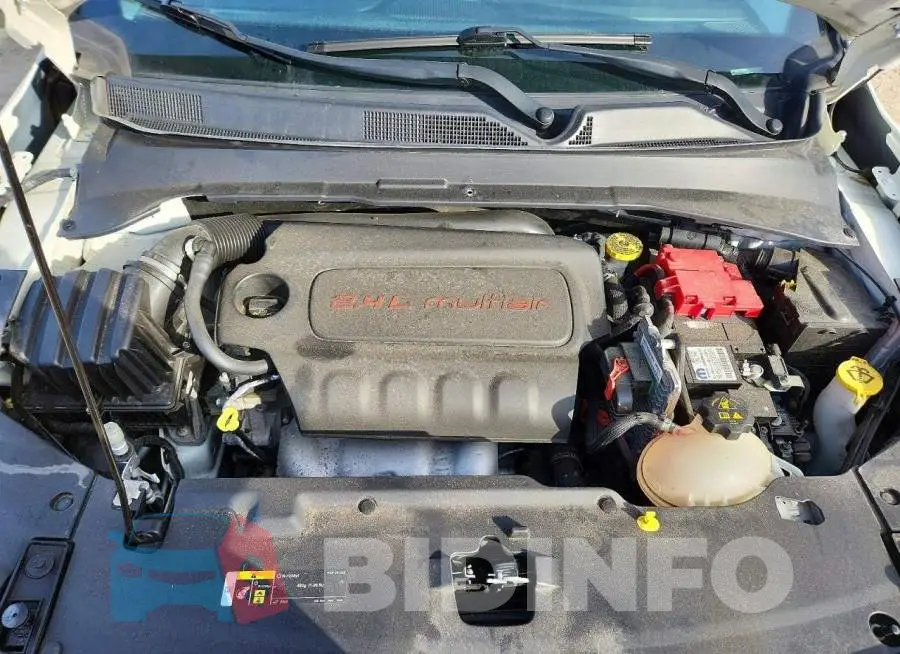 3C4NJDCB2LT239130 Photo# 12
