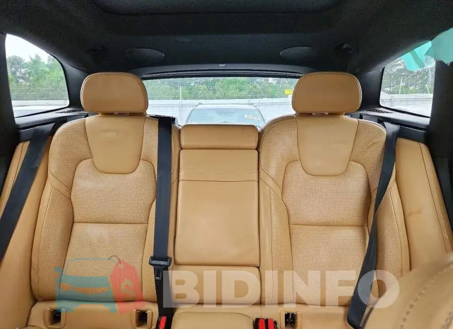 YV4102RL3M1688814 Photo# 10