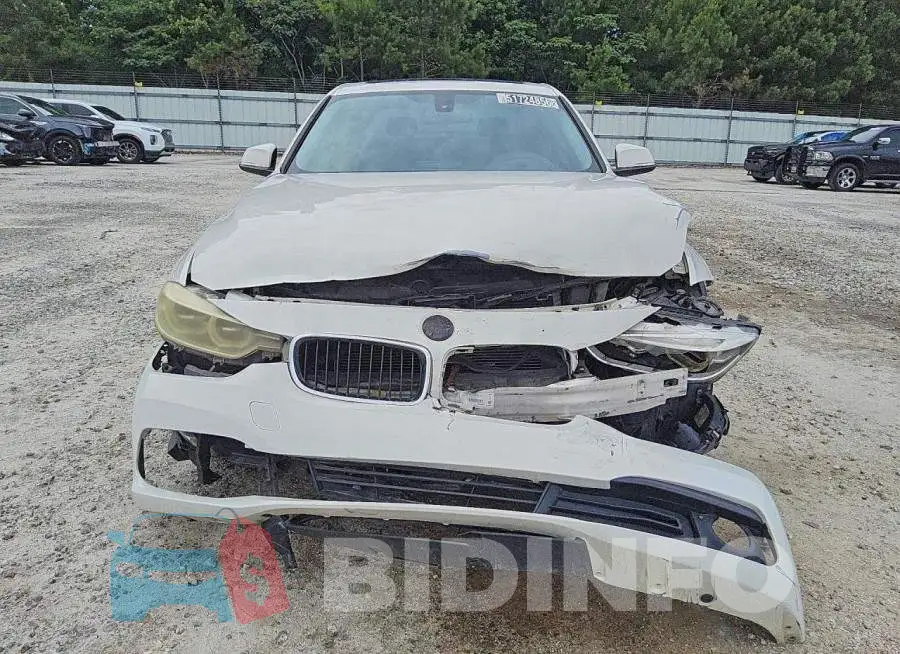 WBA8E1G53JNU89927 Photo# 5