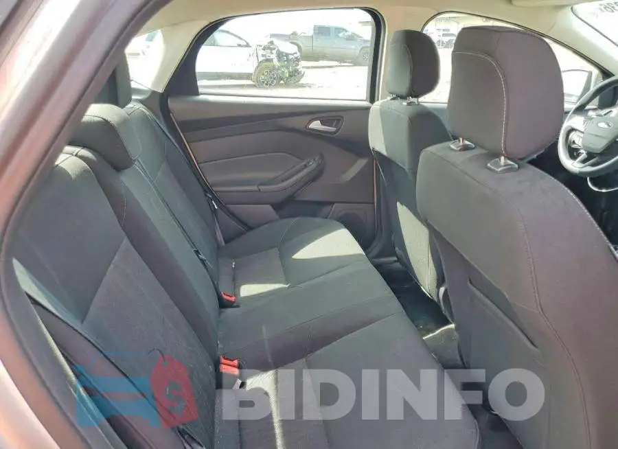 1FADP3F21JL209793 Photo# 10