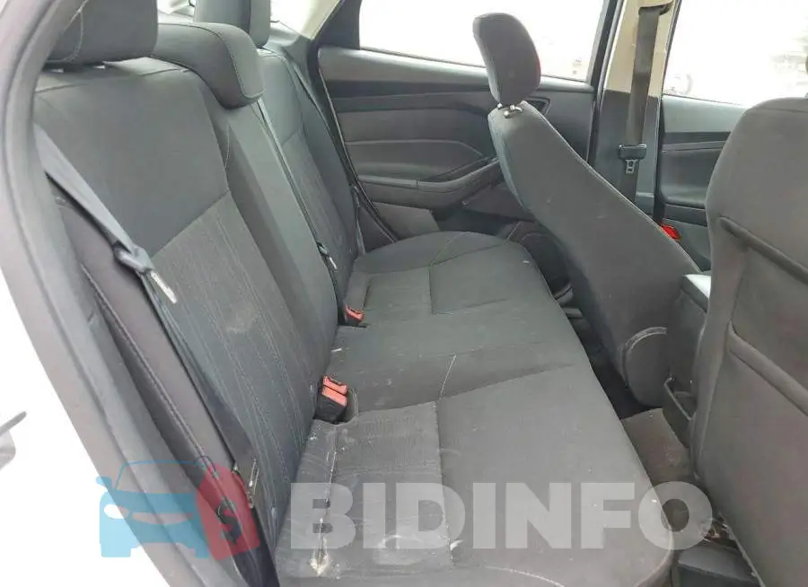 1FADP3F21JL257438 Photo# 10