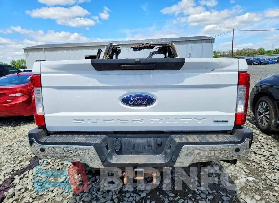 1FT8X3B60JEB02002 Photo# 6