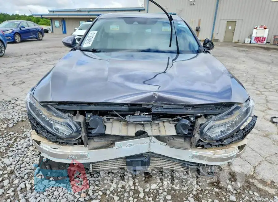 1HGCV1F53JA203775 Photo# 5