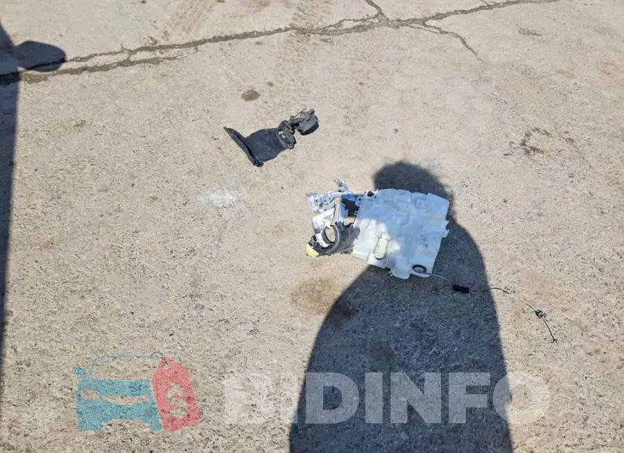 JA4AP3AU9JU022019 Photo# 13