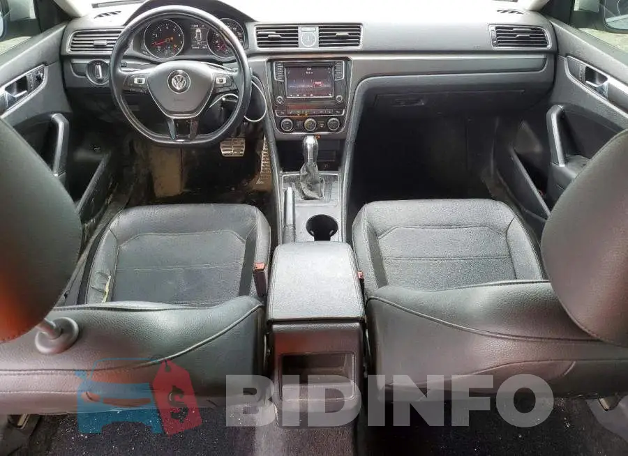 1VWDT7A35HC017927 Photo# 8
