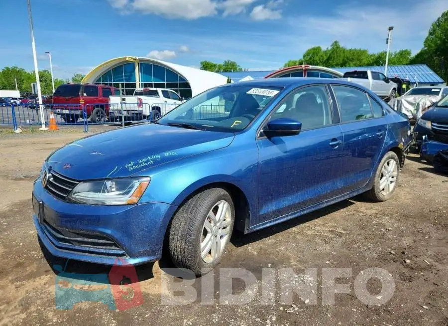 3VW2B7AJ7JM226115 Photo# 1