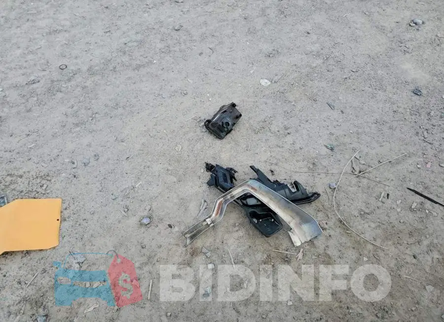 3GTU9DED4MG443621 Photo# 12