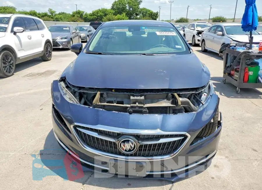 1G4ZR5SSXHU180810 Photo# 5