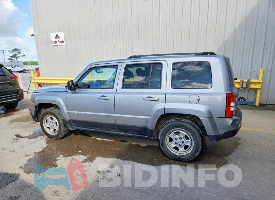 1C4NJPBB0HD120945 Photo# 2