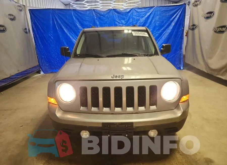 1C4NJPBB8HD117839 Photo# 5