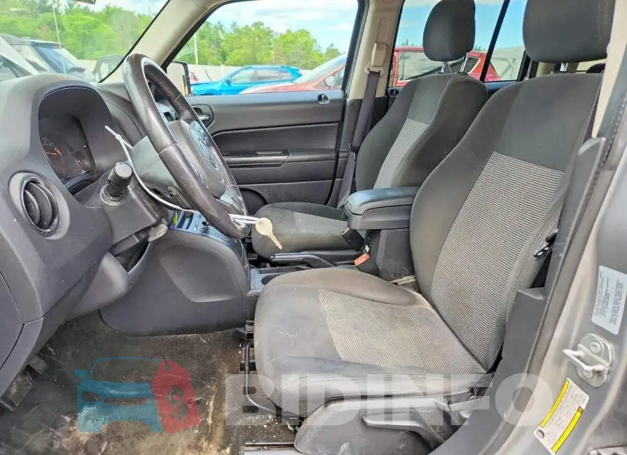 1C4NJPFB5HD183713 Photo# 7