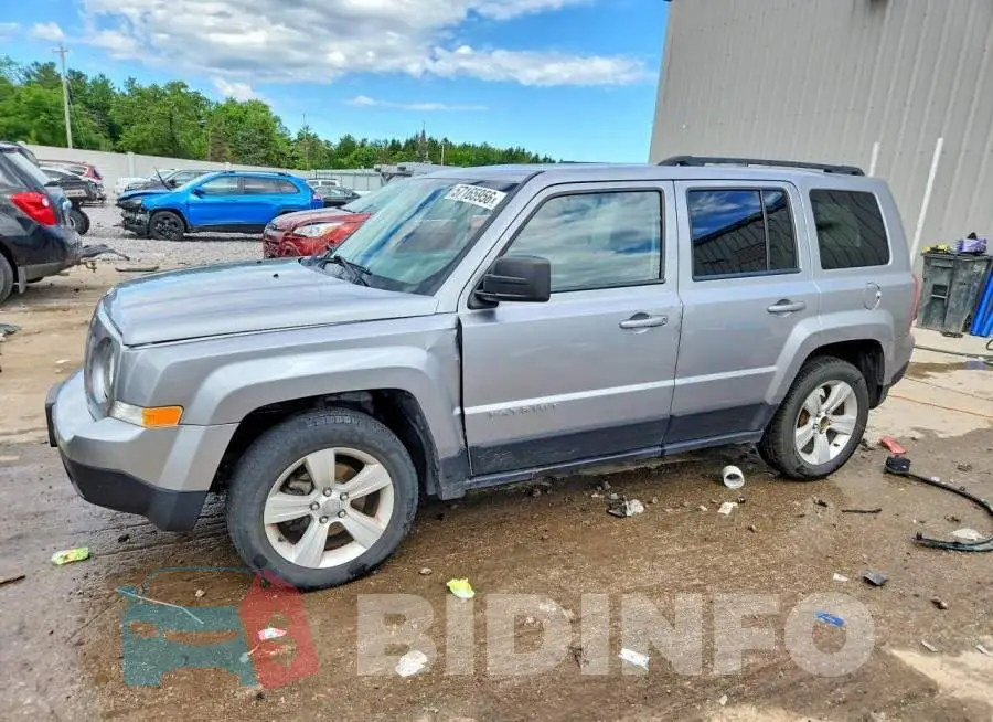 1C4NJPFB5HD183713 Photo# 1