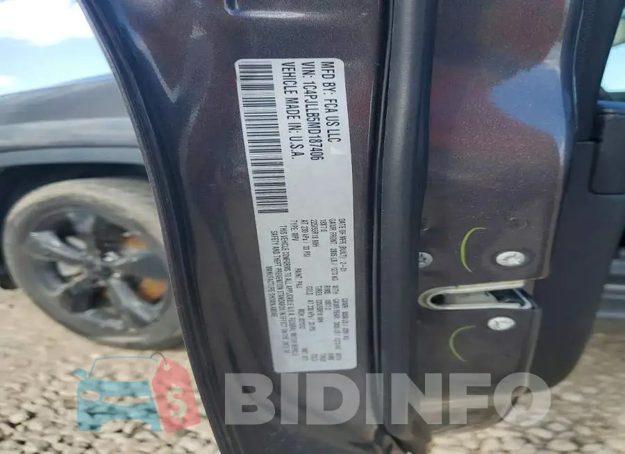 1C4PJLLB5MD187406 Photo# 12
