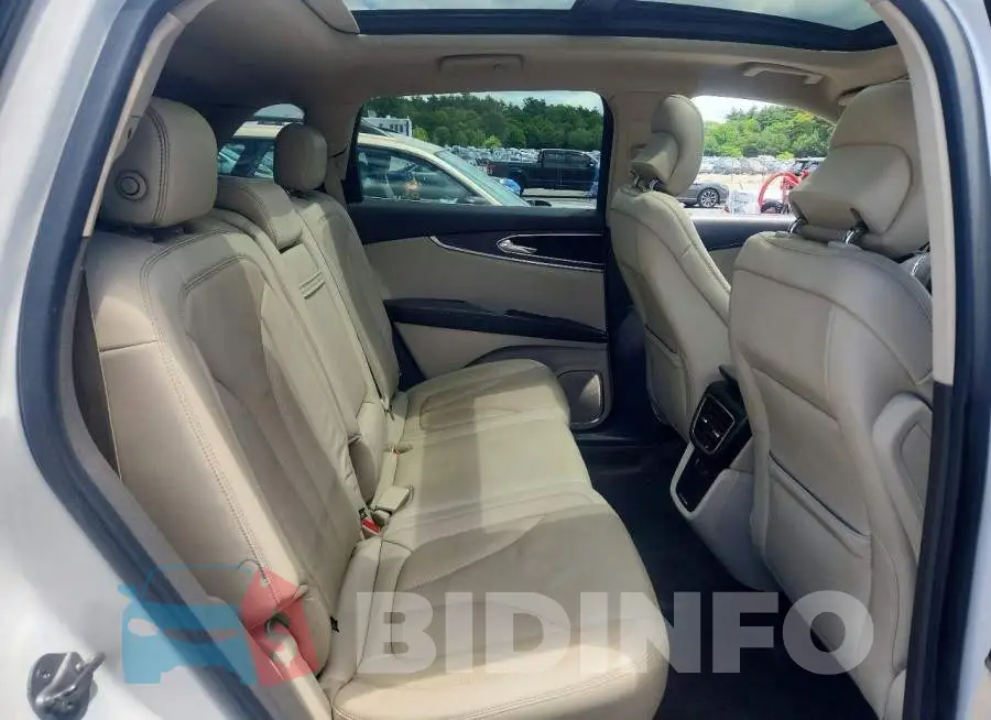 2LMPJ8LR8JBL19280 Photo# 11