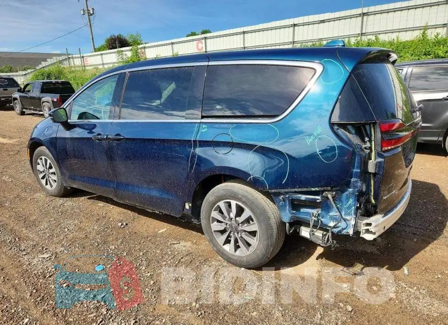 2C4RC1L74NR228318 Photo# 2
