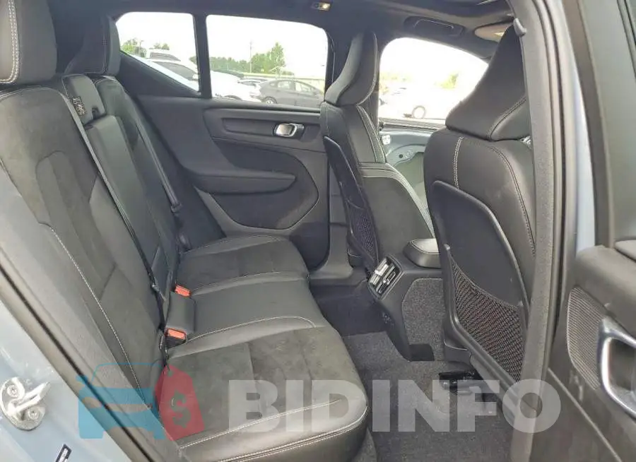 YV4162UM9N2725083 Photo# 11