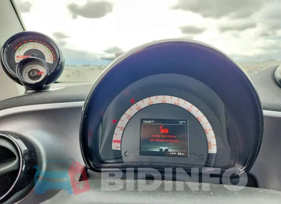 WMEFJ9BA3KK398864 Photo# 9