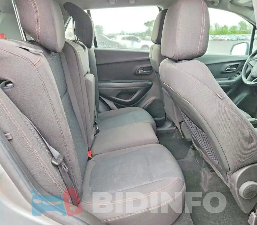 KL7CJNSB8JB569042 Photo# 11