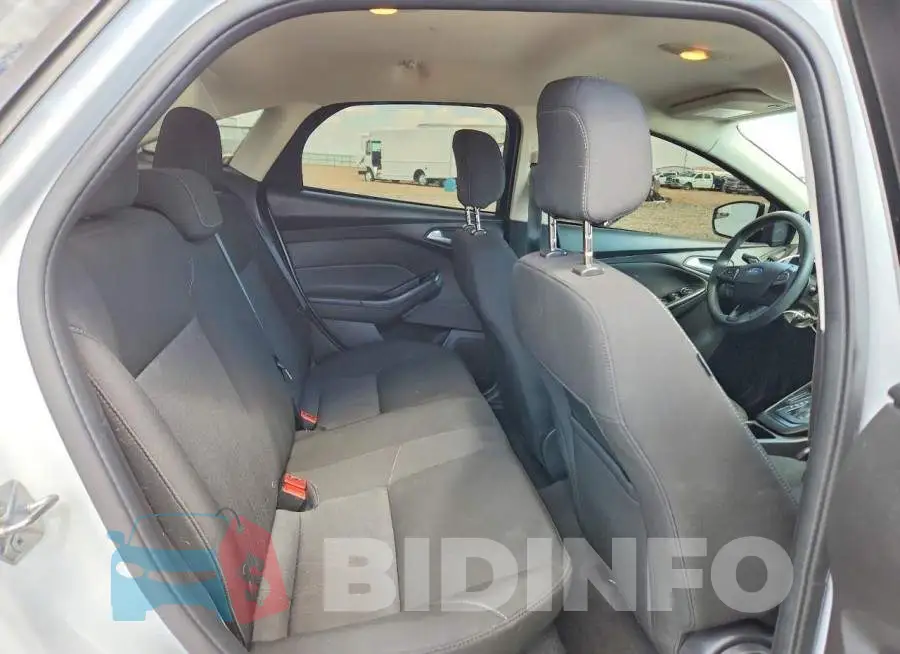 1FADP3F2XJL328913 Photo# 10