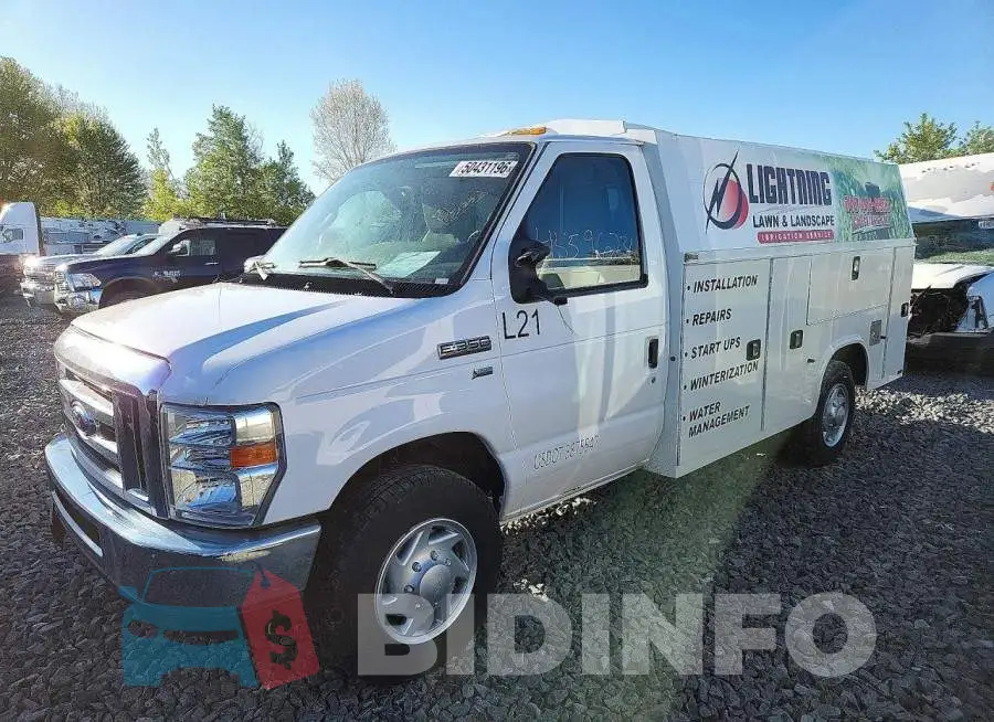 1FDWE3F63JDC30307 Photo# 1