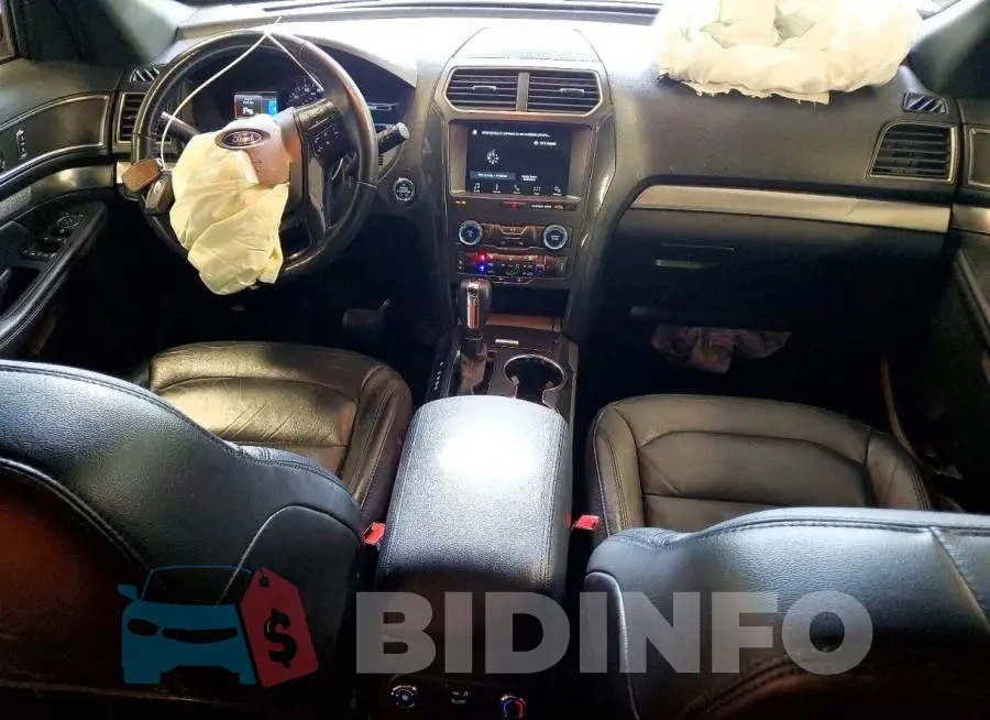 1FM5K8D89JGC71853 Photo# 8