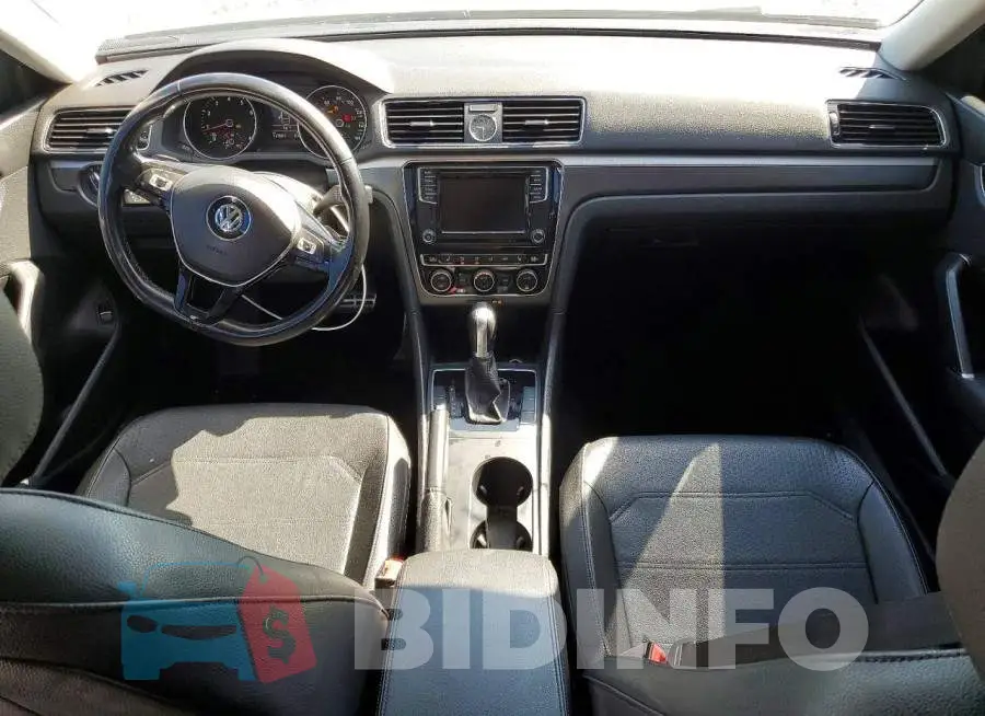 1VWDT7A32HC013169 Photo# 8