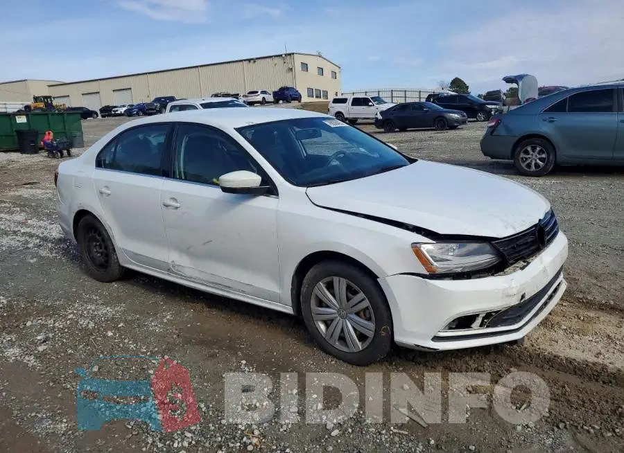 3VW2B7AJ9HM225641 Photo# 4