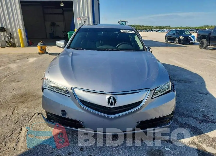 19UUB1F35HA009514 Photo# 5