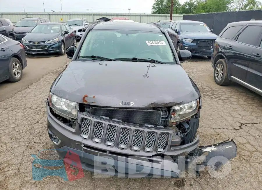 1C4NJCEB2HD163090 Photo# 5