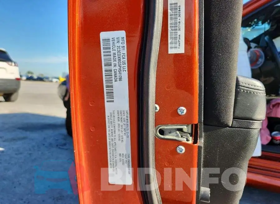 2C3CDXMG5PH541766 Photo# 12