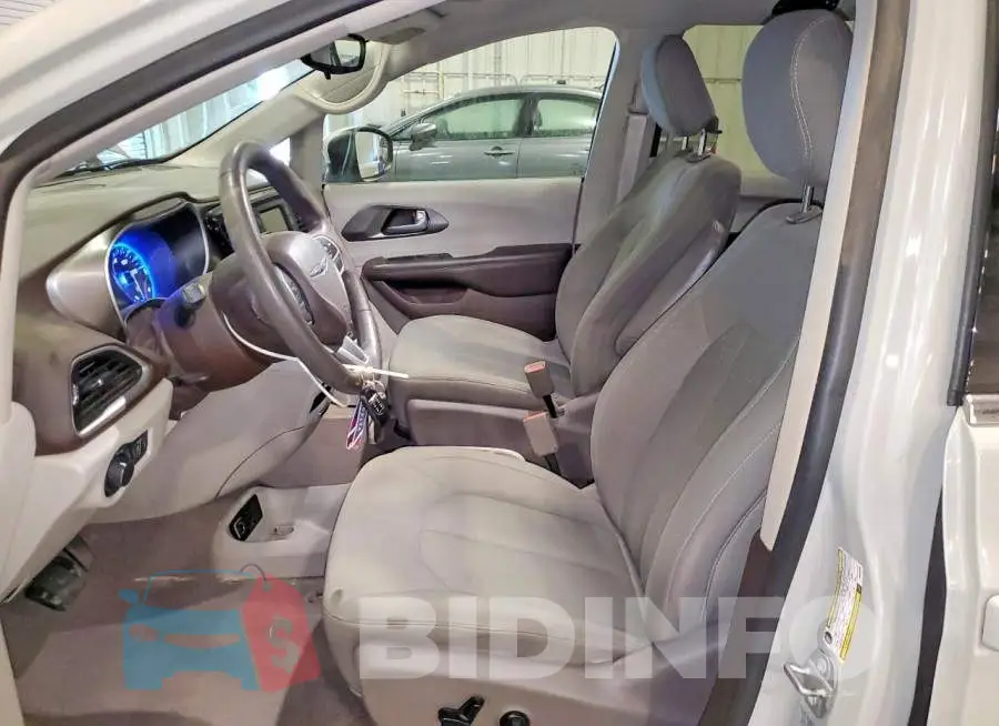 2C4RC1CG7HR642990 Photo# 7