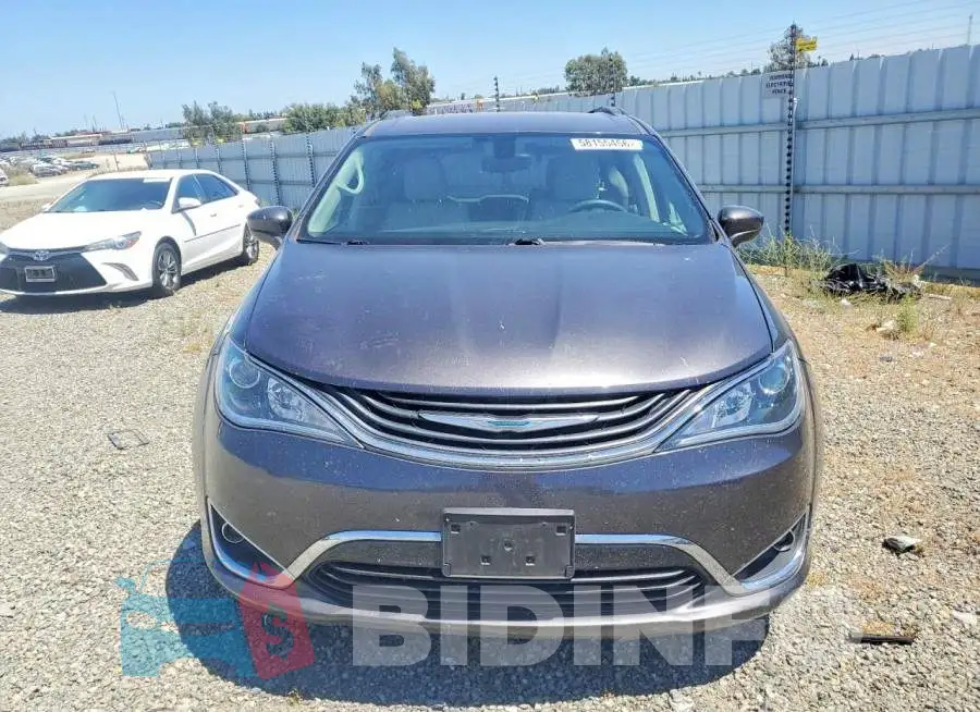 2C4RC1H70JR293587 Photo# 5