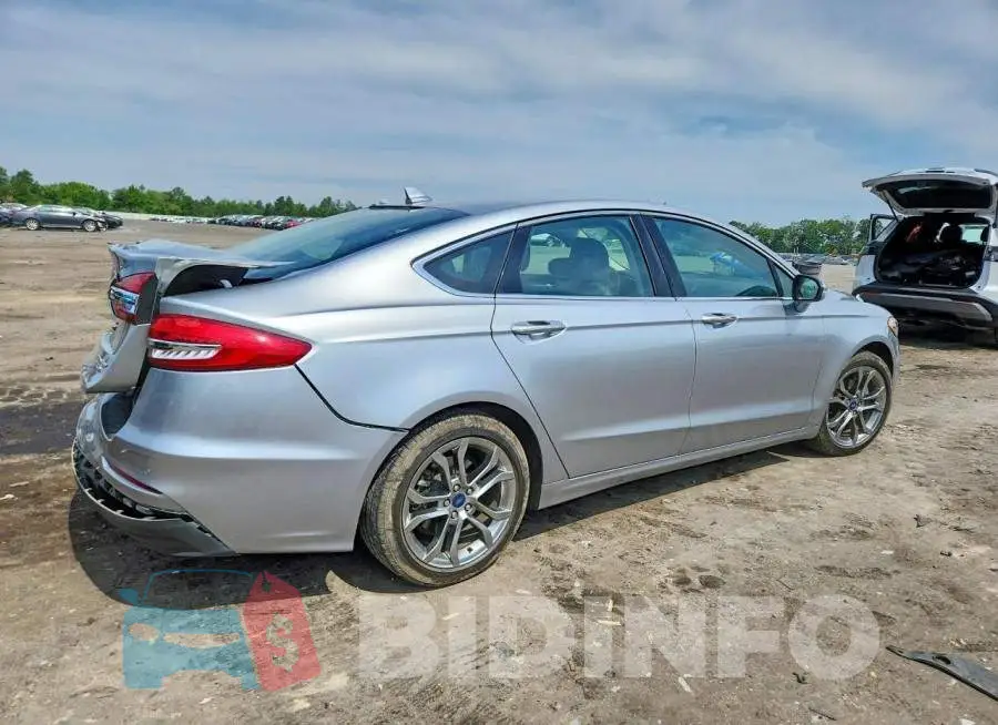 3FA6P0RUXLR232272 Photo# 3