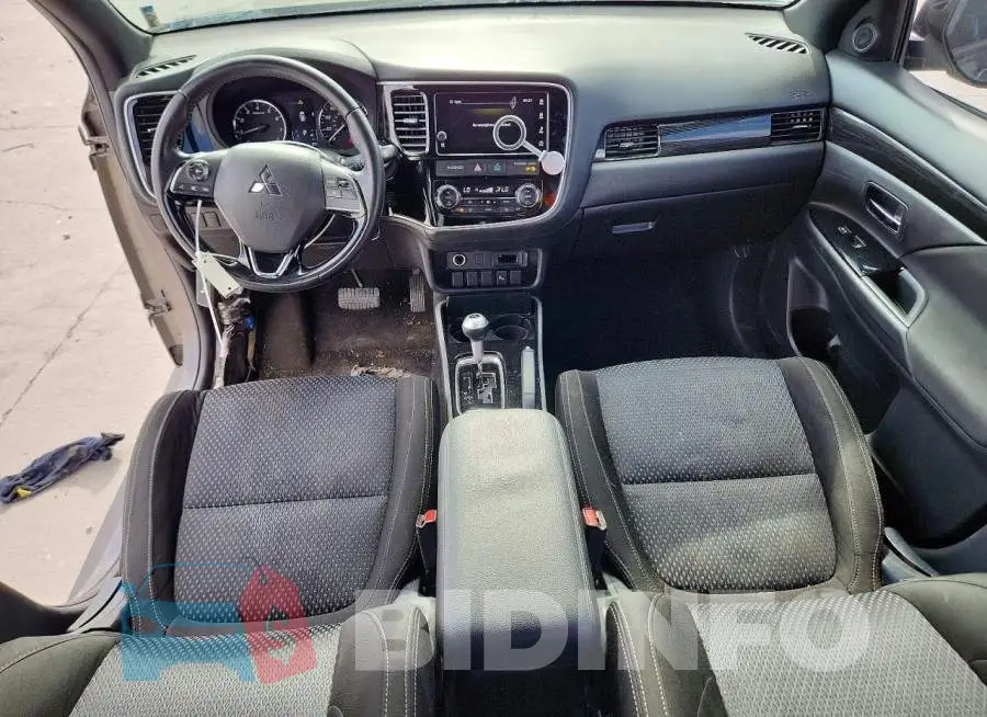 JA4AD3A3XJZ064153 Photo# 8