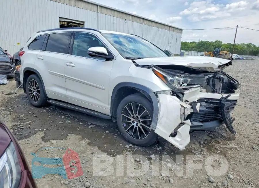 5TDJZRFH2JS817139 Photo# 4