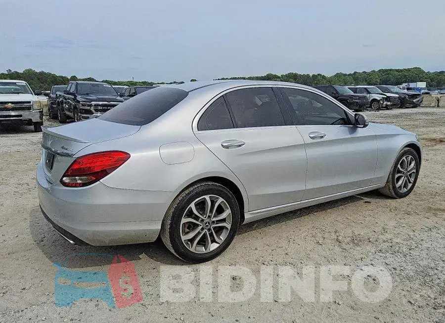 55SWF4KB1JU247740 Photo# 3