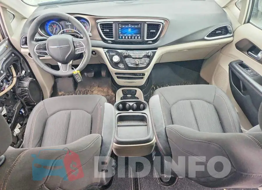 2C4RC1FG9JR279836 Photo# 8