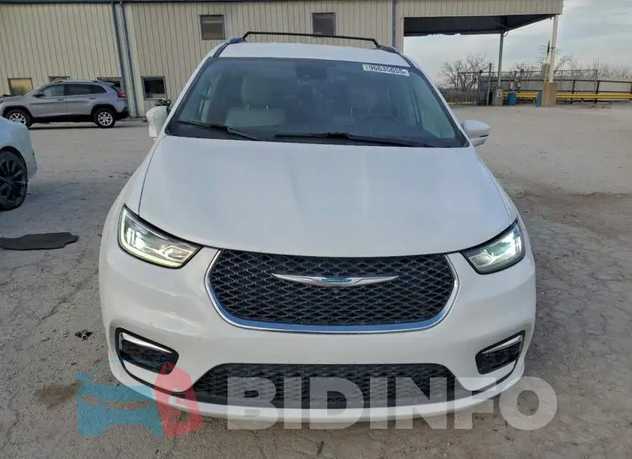 2C4RC1L70MR586160 Photo# 5