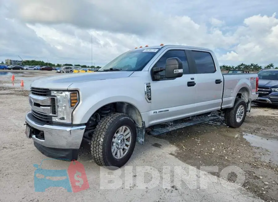 1FT7W2BT9JEB26166 Photo# 1