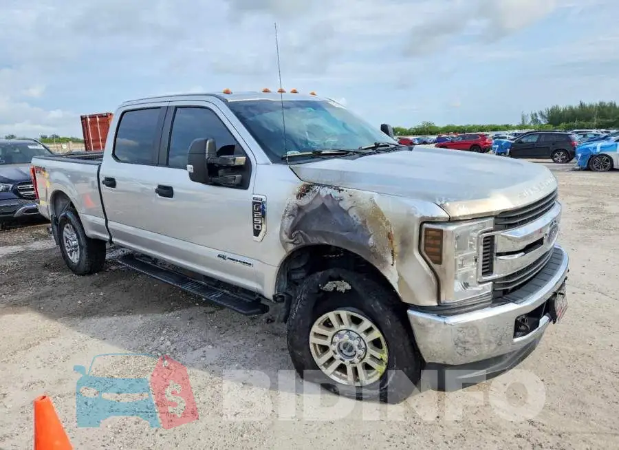 1FT7W2BT9JEB26166 Photo# 4