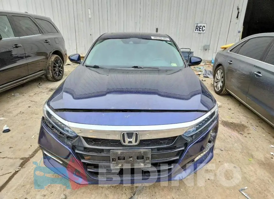 1HGCV3F57JA009875 Photo# 5