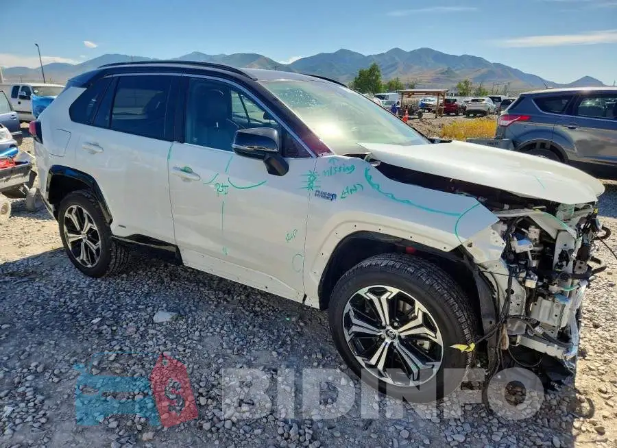JTMEB3FV2MD072949 Photo# 4