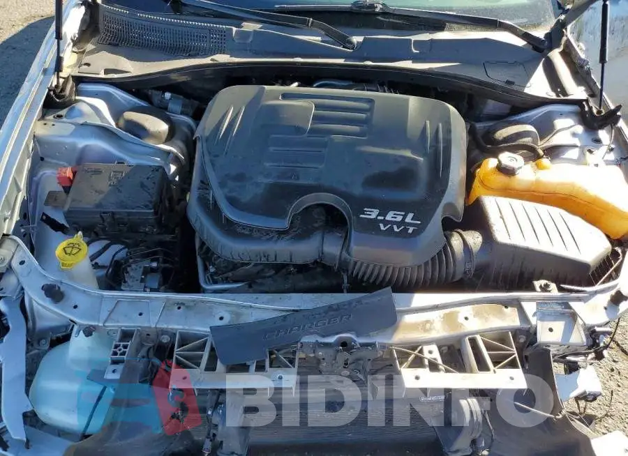 2C3CDXHG1LH190505 Photo# 11