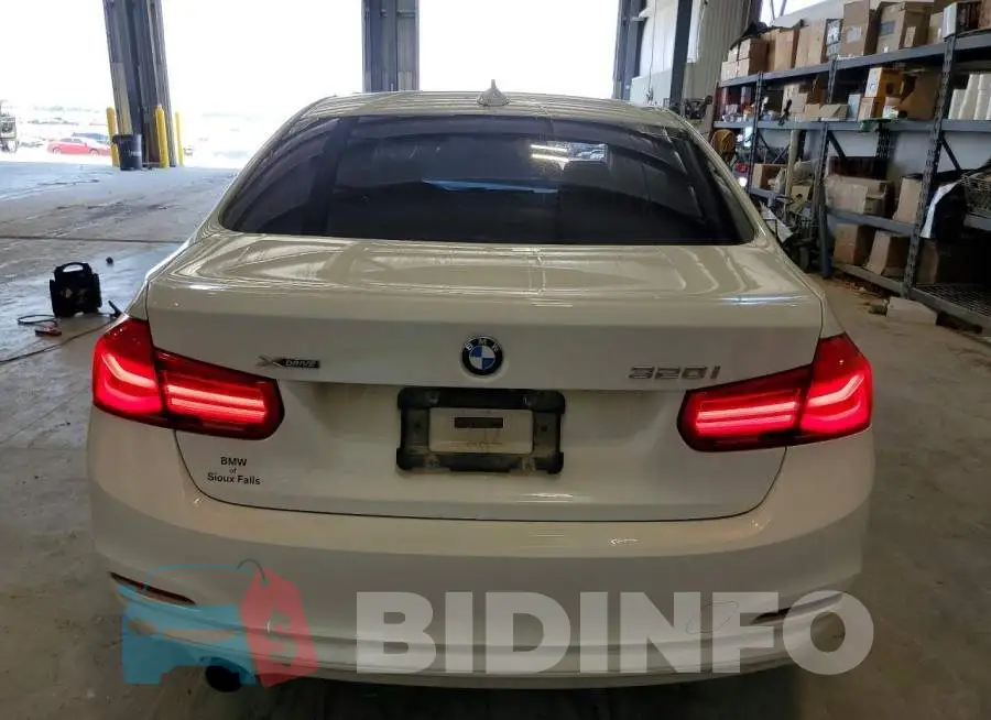 WBA8E5G50JNU47092 Photo# 6