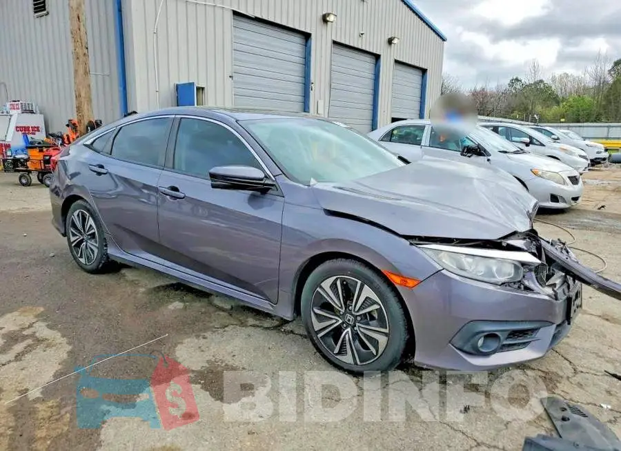 19XFC1F30HE007249 Photo# 4