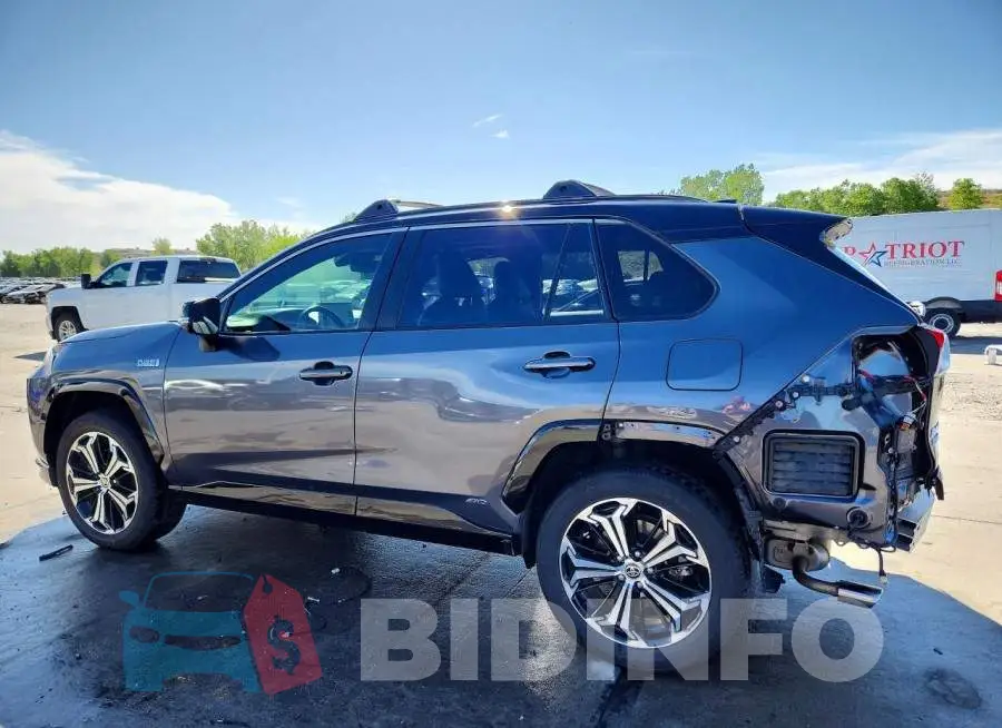 JTMFB3FV2MD035758 Photo# 2
