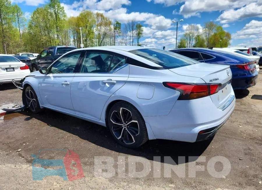 1N4BL4CV2PN301726 Photo# 2